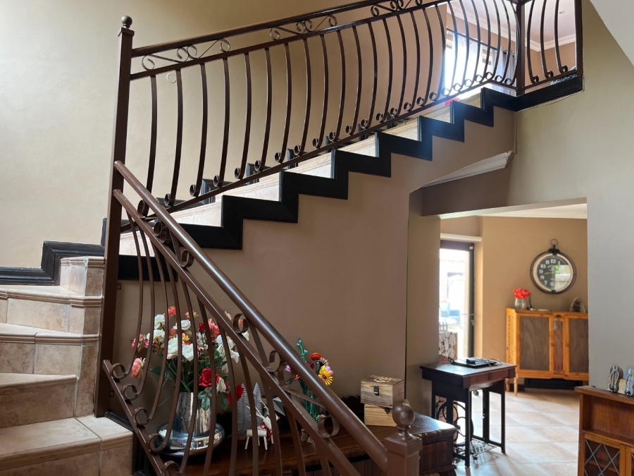 To Let 4 Bedroom Property for Rent in Melodie North West